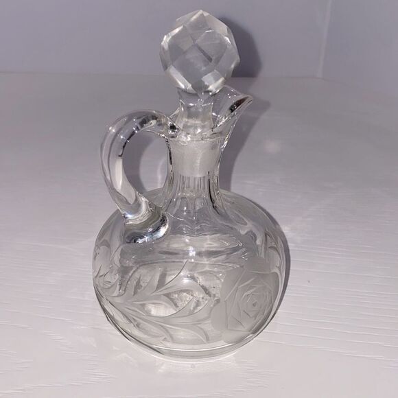Vintage Etched Oil & Vinegar Cruet Faceted Stopper Etched  Floral Design - Picture 6 of 12